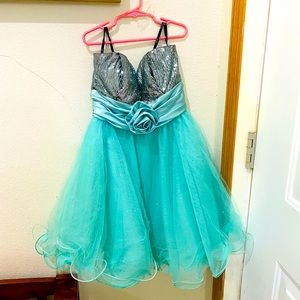Junior Strapless dress